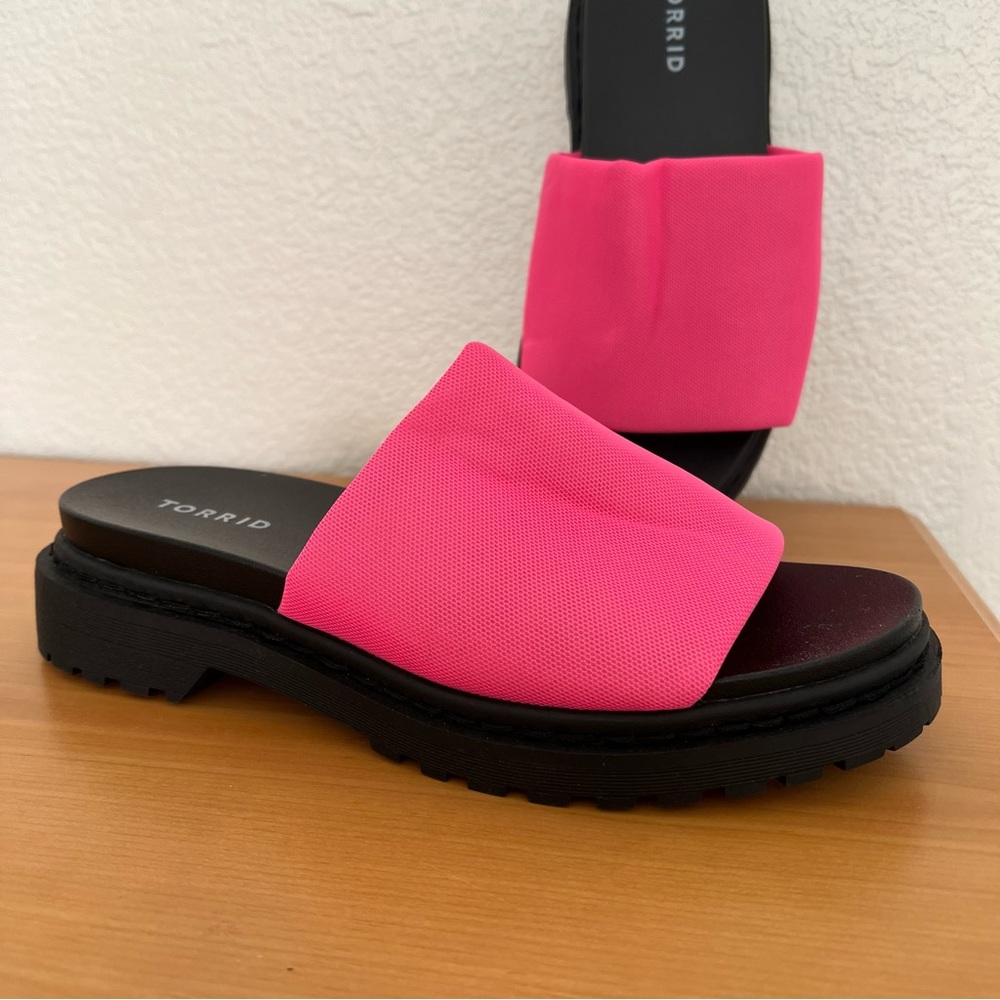 Torrid Pink Black Chunky Platform Slides NWT